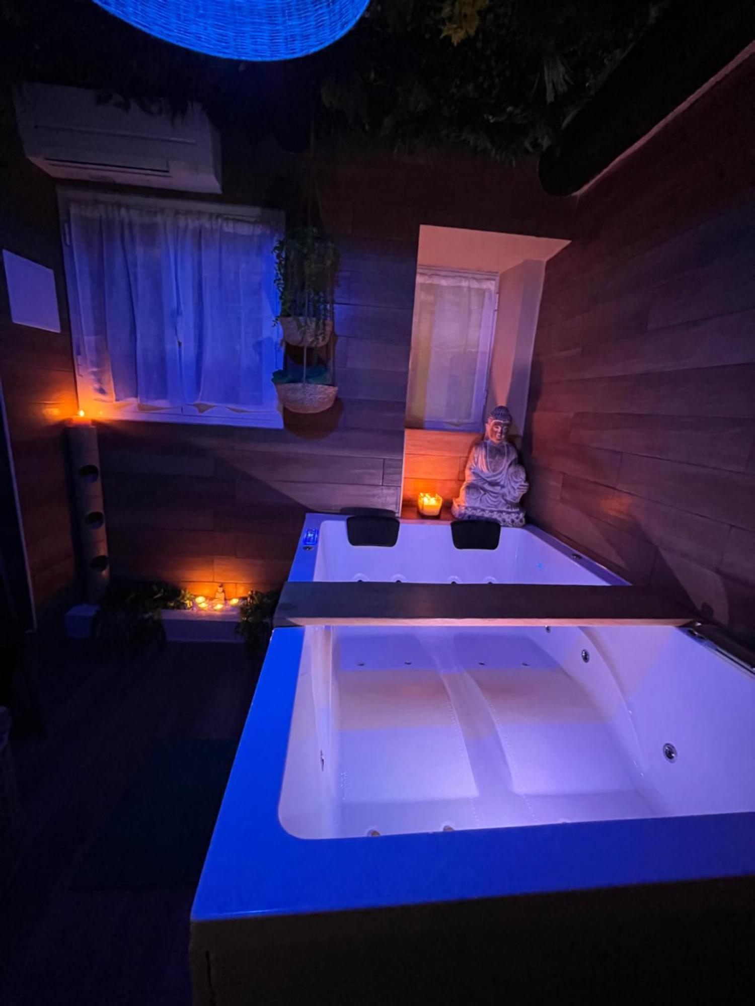 Le Balneo Jacuzzi Vieil Antibes Safranier Lägenhet Exteriör bild