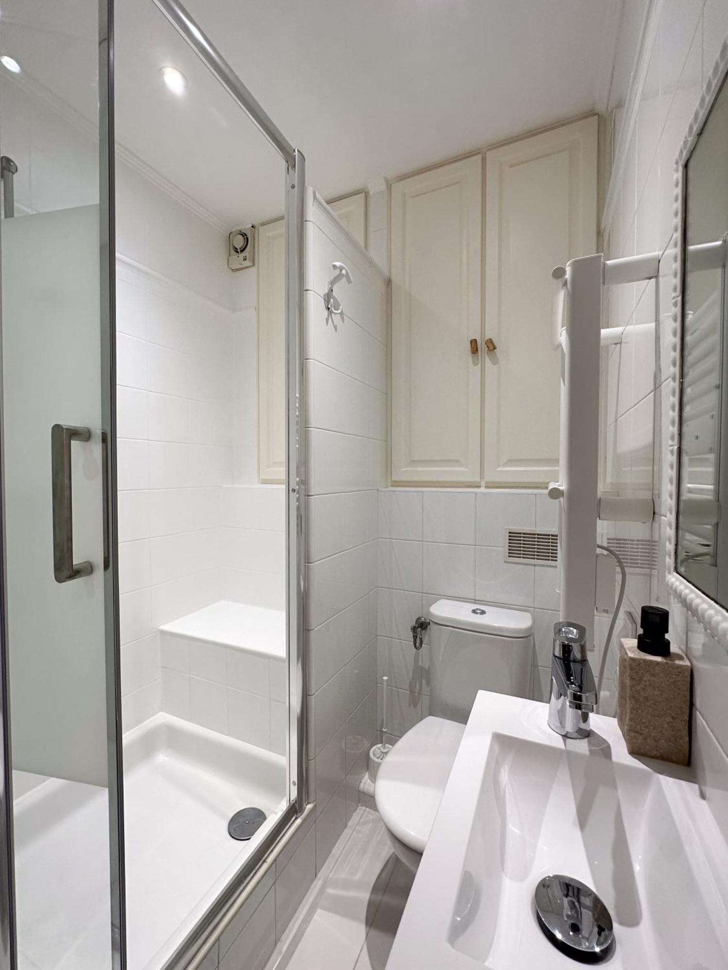 Le Balneo Jacuzzi Vieil Antibes Safranier Lägenhet Exteriör bild
